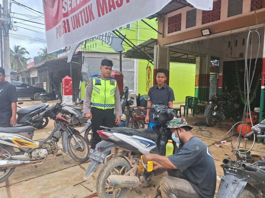 Ayo Warga Korban Bencana Alam, Polri Meringankan Beban Warga Servis Motor Gratis