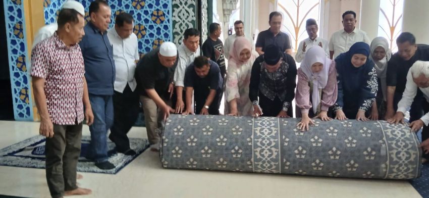 Ambal Turki Senilai Rp3,4 Miliar Mulai Dipasang di Masjid Agung Sumut