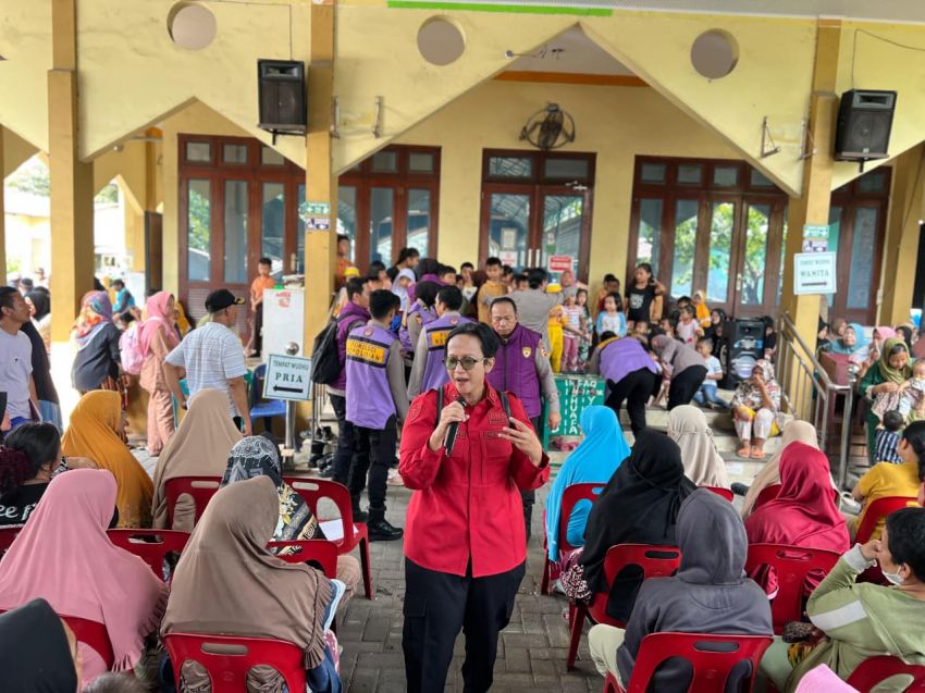 Polri Hadirkan Trauma Healing dengan Wadah Edukatif dan Hiburan untuk Korban Banjir di Sunggal