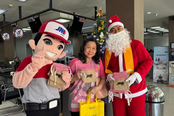 Rayakan Natal 2025, JNE Bergerak Bersama Berbagi Kebahagiaan Dengan Penuh Kasih