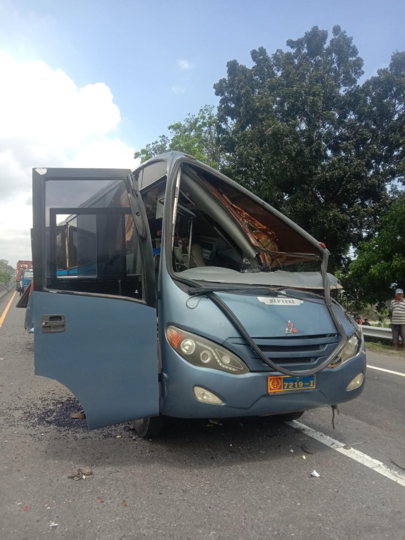 Bus TNI Kecelakaan di Tol Belmera