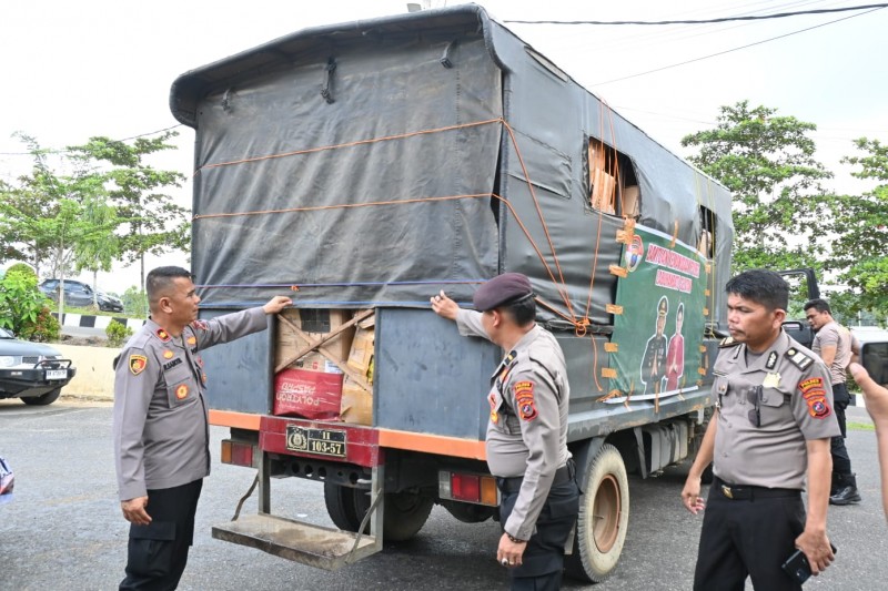 Respon Cepat Polres Labusel Kirim Bansos Tahap II untuk Korban Bencana Batang Toru