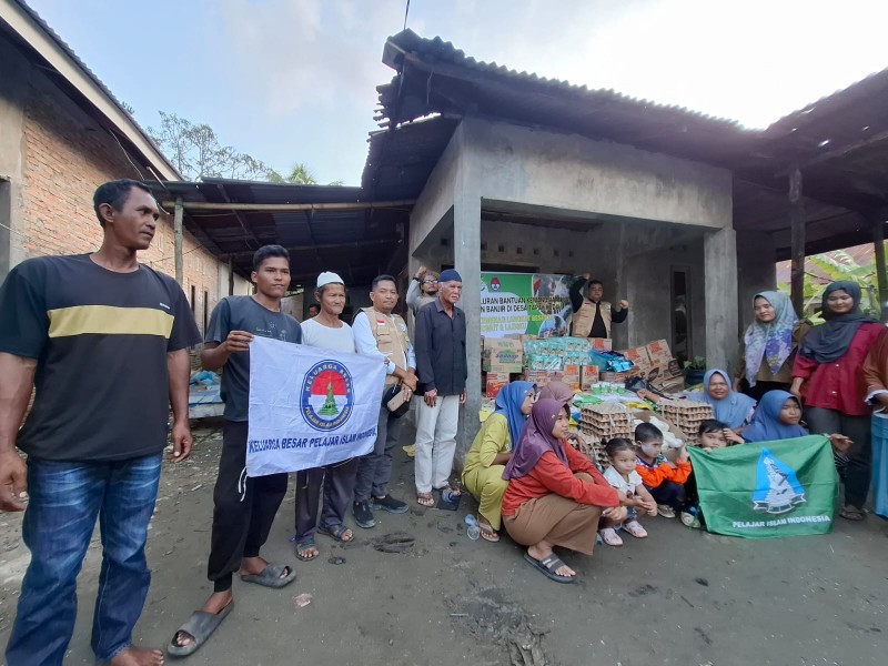 Menembus Batas : LazisKu Salurkan Bantuan Lewat Jalur Sungai