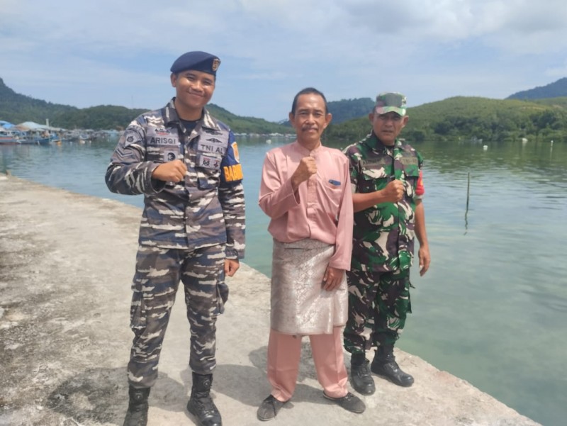 Aparat TNI Bersinergi Dengan Komduk Laksanakan Patroli Keamanan dan Ketertiban di Tambelan