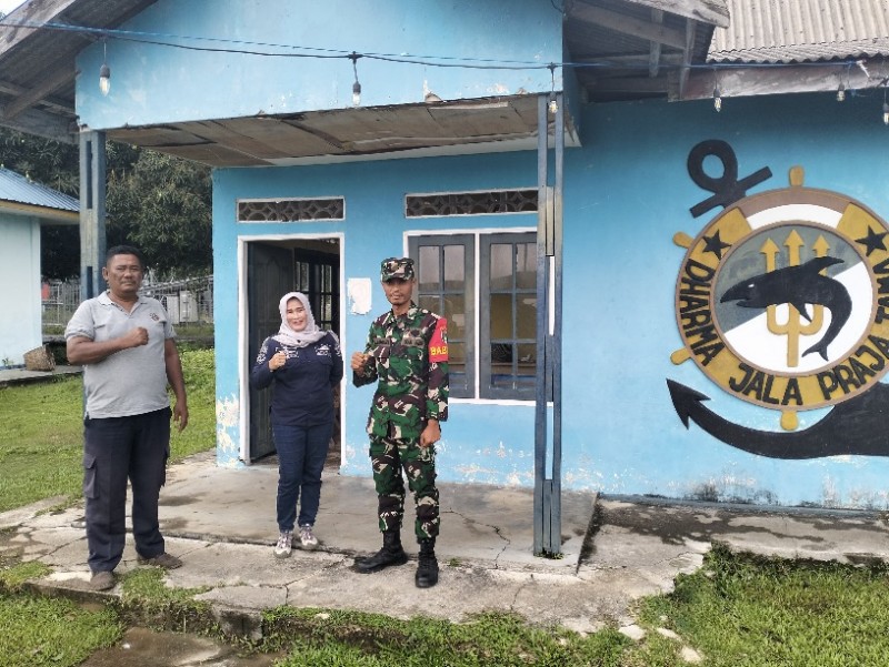 Patroli Bersama Komduk : Babinsa Koramil 07/Tambelan Komitmen Jaga Kondusifitas Di Pelabuhan Sri Bentayan