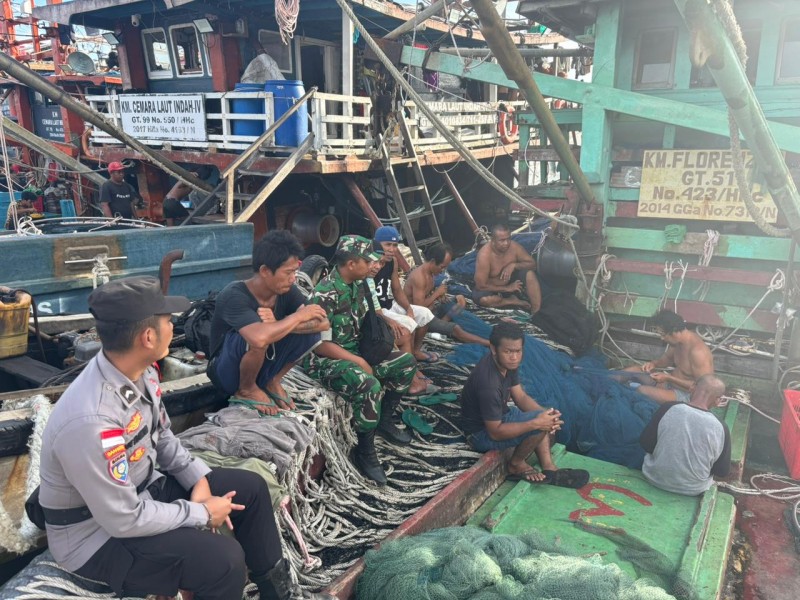 Sertu Syamsuria Imbau Nelayan Kalimantan Keselamatan Laut serta Kamtibmas di Tambelan