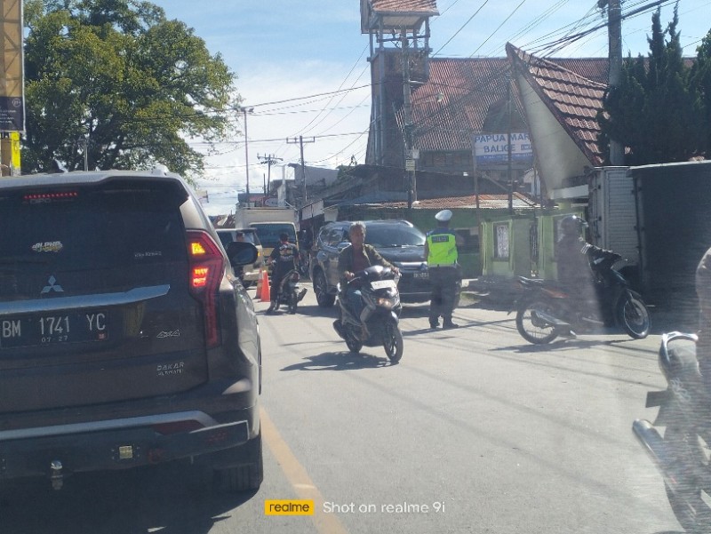 Polisi: Mau Lancar Isi BBM, Antri Ya