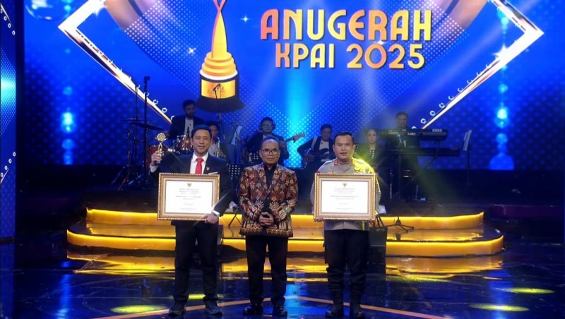 Kapolres Labusel Raih Penghargaan Penegak Hukum Peduli Anak pada Anugerah KPAI 2025