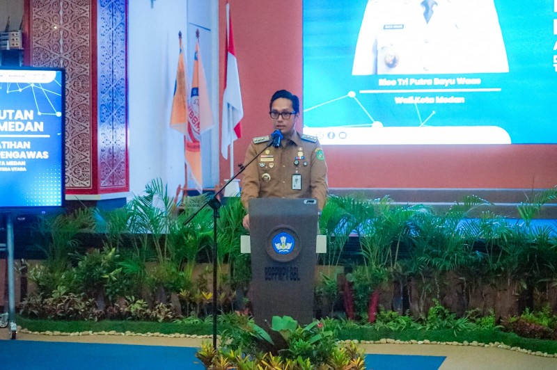 Rico Waas: Ilmu Yang Didapat Digunakan Untuk Pengabdian Kepada Masyarakat