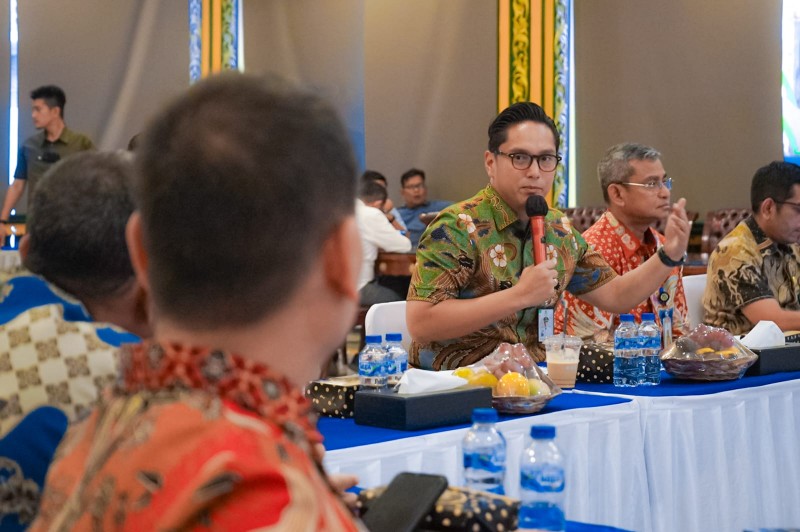 Rico Waas Tekankan Ketahanan dan Keindahan Dalam Pembangunan Infrastruktur Jalan & Trotoar