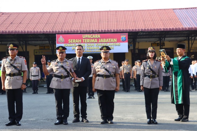 Kapolres Tebingtinggi Pimpin Sertijab Kabag SDM dan Kasat Lantas