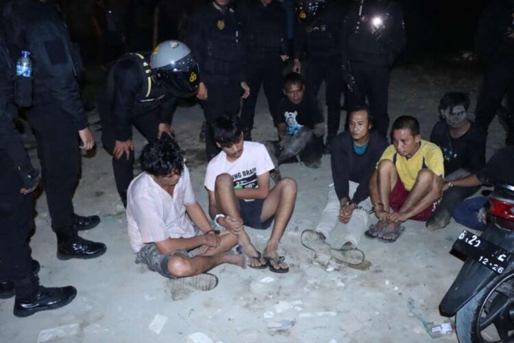 Gempur Jermal 15 Medan, Polisi Amankan 10 Penyalahguna Narkoba dan Puluhan Mesin Judi