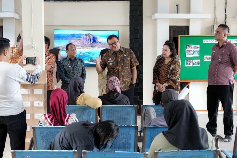 Hari Perdana Kerja di 2026, Bupati Sidak Dinas dan Pasar