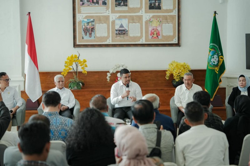 Gubsu Bobby Gelontorkan Rp43 Miliar Gratiskan SPP SMA-SMK 10 Kabupaten/Kota