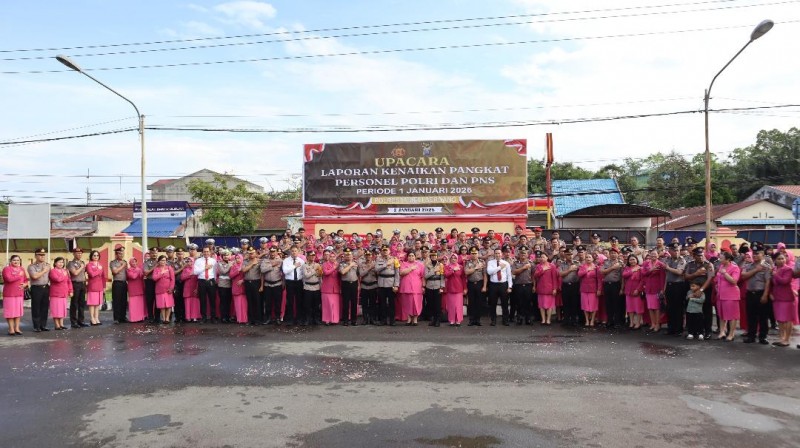 Polresta Deli Serdang Gelar Upacara Kenaikan Pangkat 88 Personelnya