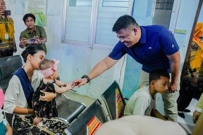 Mengurus Yang Sakit, Menguatkan Yang Lemah; Perjuangan Bobby Berbuah UHC Award