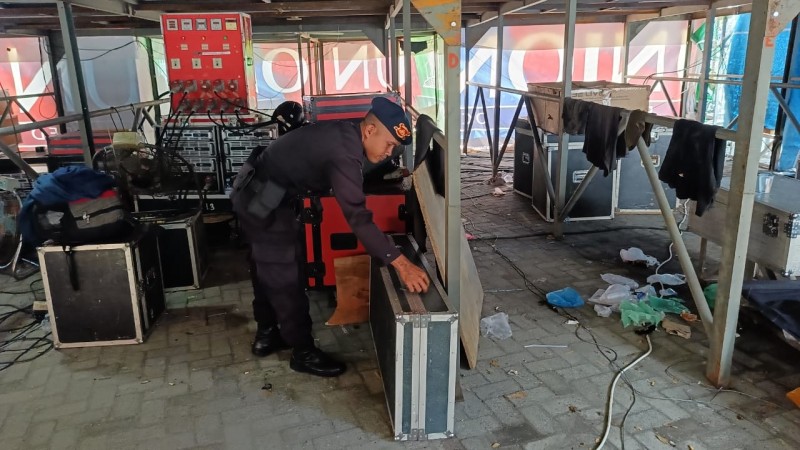 Polres Pematangsiantar Dampingi Sat Brimob Polda Sumut Sterilisasi Lapangan Haji Adam Malik