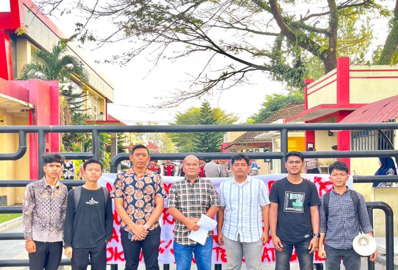 GEMALAKI Gelar Aksi di Polda Sumut, Soroti Dugaan Galian C Ilegal dan Pembiaran Aparat di Batu Bara