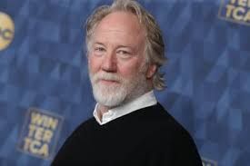 Timothy Busfield Menyerahkan Diri Menghadapi Tuduhan Pelecehan Seksual