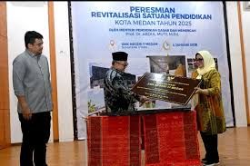 Menteri Dikdasmen Resmikan Revitalisasi Satuan Pendidikan Kota Medan