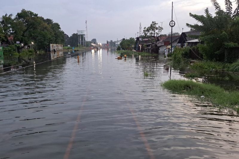 Aktivitas Kereta Api Antara Stasuan Pekalongan dan Sragi Terhenti