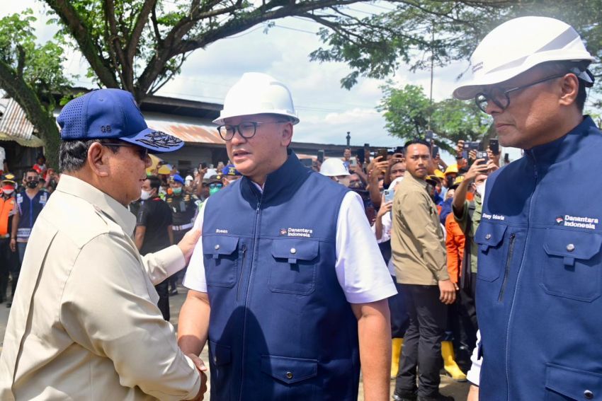 Wakil Panglima TNI Dampingi Presiden RI Tinjau Pembangunan Rumah Hunian Danantara di Aceh Tamiang