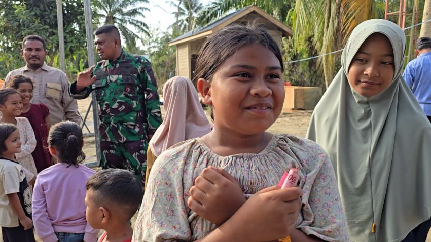 Sumringah Anak Pedalam Aceh Utara Sekolahnya Direnopasi TNI