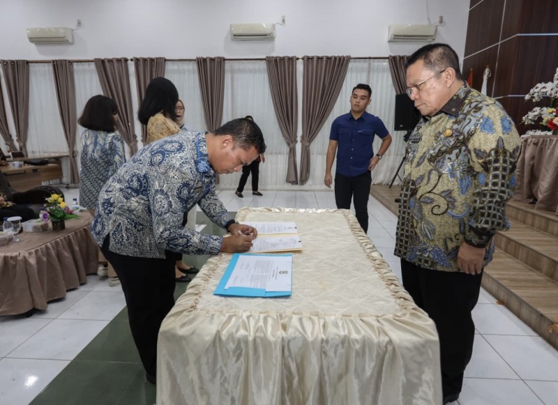 Wesly Teken Dokumen Perjanjian Kinerja Pimpinan Perangkat Daerah Tahun 2026