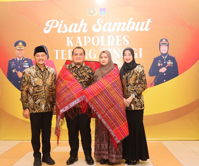 Dukung Kontingen Pesparawi Kota Medan ke Papua Barat, Rico Waas Targetkan Menang & Mengharumkan Nama Kota Medan