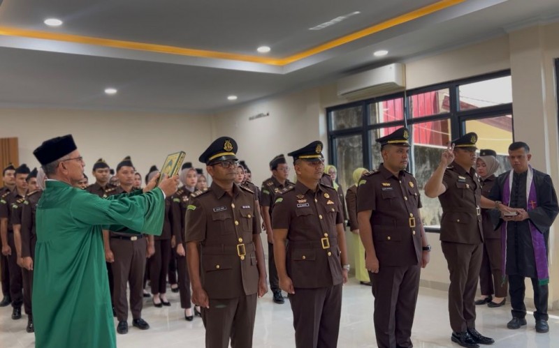 Kejari Aceh Selatan Lantik Empat Pejabat Struktural