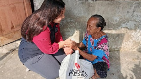 Artha Graha Peduli dan GulaVit  Gelar Pasar Murah
