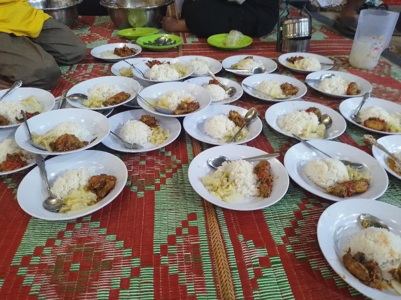 Aneka Makanan Berbuka di Masjid Jamiq Belawan