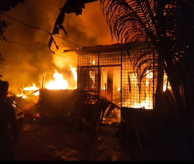 Kebakaran Hebat di Hamparan Perak, 1 Tewas