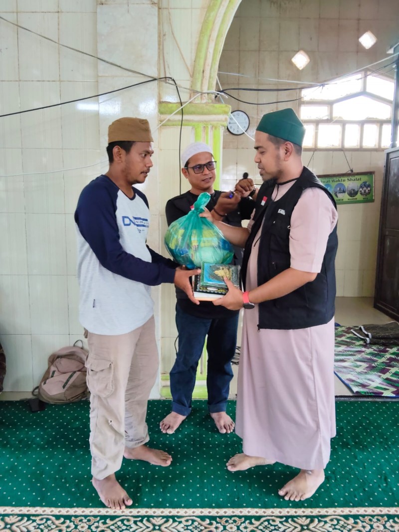 MPP Serahkan Bantuan Kemanusiaan