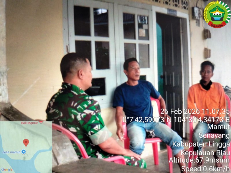 Perkuat Keamanan dan Kemanunggalan TNI-Rakyat, Babinsa Desa Mamut Gelar Komunikasi Sosial dengan Warga