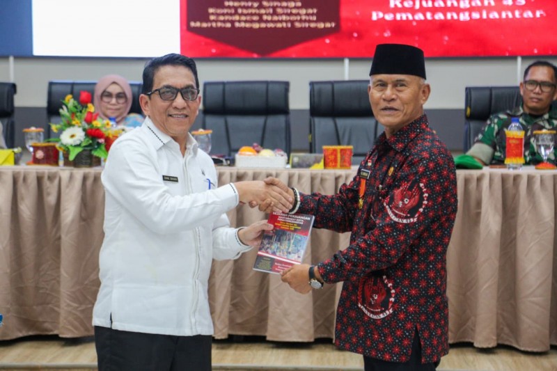 Launching Buku Sejarah Merebut Kemerdekaan, Wesly Melalui Zainal Apresiasi DHC BPK 45 Pematangsiantar,