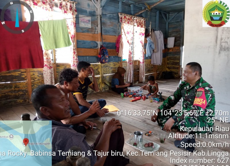 Waspadai Cuaca Ekstrem, Babinsa Tajur Biru Turun Langsung Ingatkan Nelayan Agar Mengutamakan Faktor Keamanan dan Keselamatan