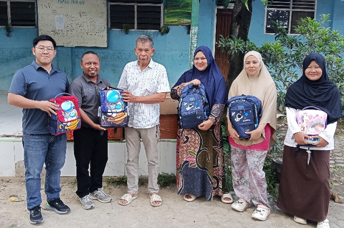 Koperasi KPI Bantu Pulihkan Semangat Belajar Anak Terdampak Banjir di Medan dan Langkat