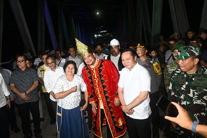 Gubernur Bobby Nasution Resmikan Jembatan Idano Noyo, Masyarakat Nias Sambut Gembira