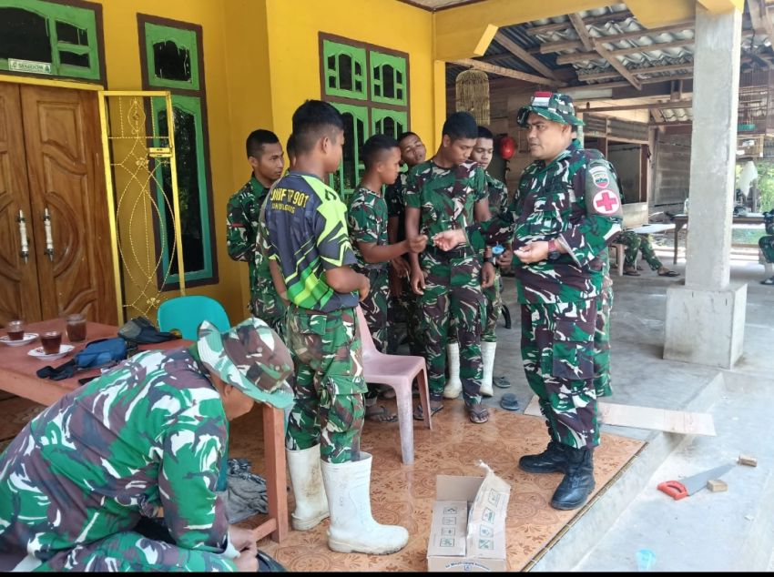 Perduli Kesehatan Masyarakat, Satgas TMMD ke-127 Kodim 0212/Tapsel Gelar Pengobatan Gratis