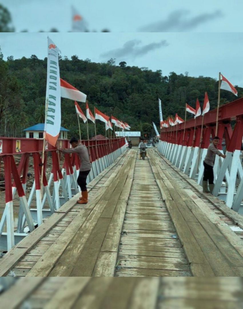 Brimob Hadir di Tengah Ancaman Banjir, Pantau Langsung Kondisi Sungai Garoga
