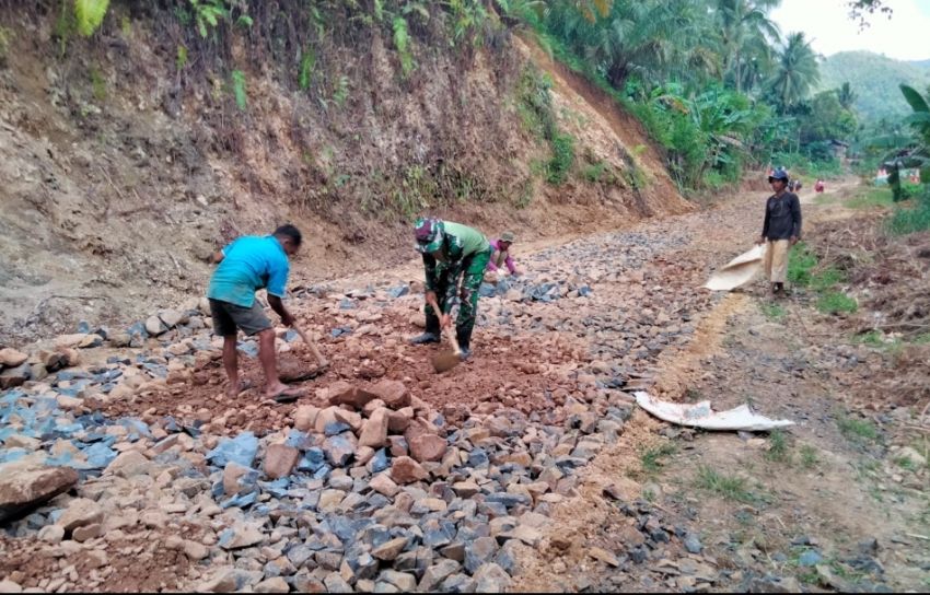 Untuk Mempercepat Pembangunan di Desa, Satgas TMMD ke-127 Kodim 0212/Tapsel Hadir di Desa Sangkunur, Kab Tapsel