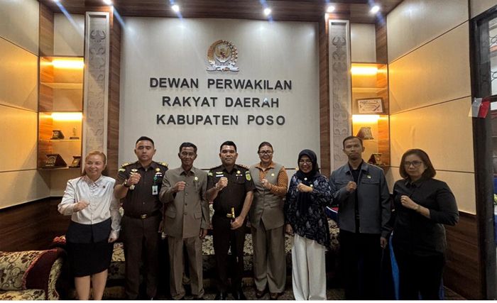 Jalin Silaturahmi dan Pererat Sinergitas, Kajari Poso Yos A Tarigan Kunjungan Kerja ke Kantor DPRD Poso