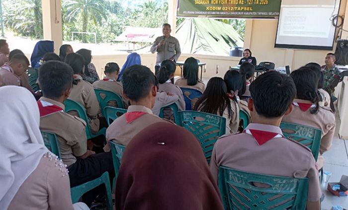 Satgas TMMD ke-127 Kodim 0212/Tapsel Laksanakan Penyuluhan Hukum Kepada Pelajar SMK Negeri 1 Sangkunur