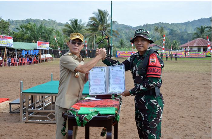 Dansatgas TMMD ke-127 Kodim 0212/Tapsel : Satgas TMMD Tanpa Kenal Lelah Untuk Meningkatkan Kesehatan Masyarakat Desa