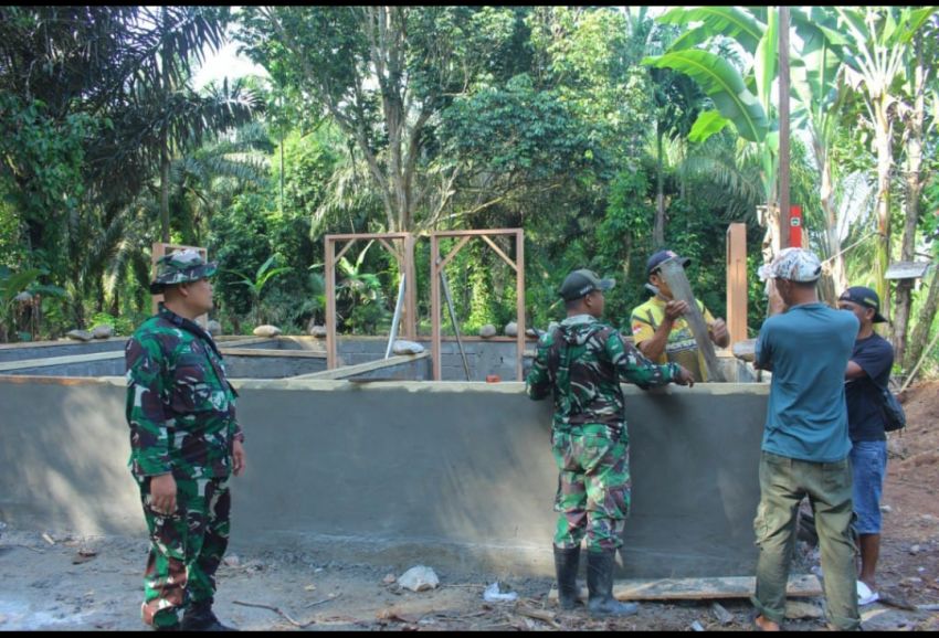 Satgas TMMD ke-127 Kodim 0212/TS Rehab RTLH di Kelurahan Sangkunur Kecamatan Angkola Sangkunur