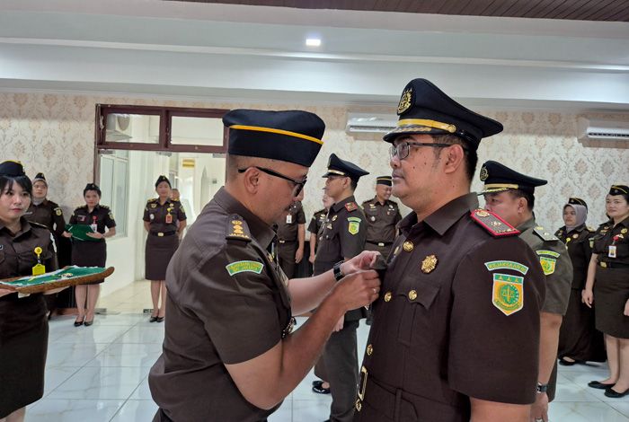 Plt. Kajari Madina Bani Immanuel Ginting Lantik Kasi Datun, Kacabjari dan Kasubsi