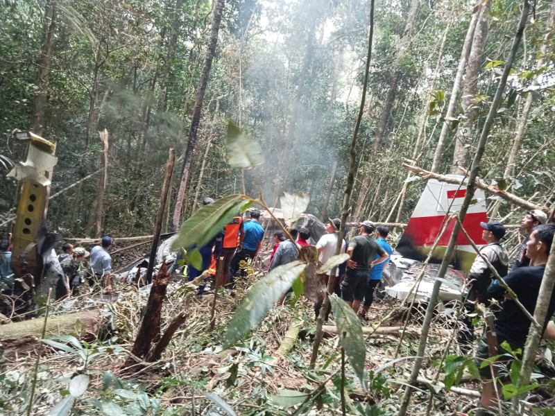 Pesawat Angkut BBM Jatuh, Pilot Tewas