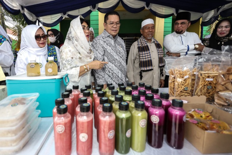 Wali Kota Bersama Ketua PKK Buka Warung Ramadhan PD BMKT Siantar