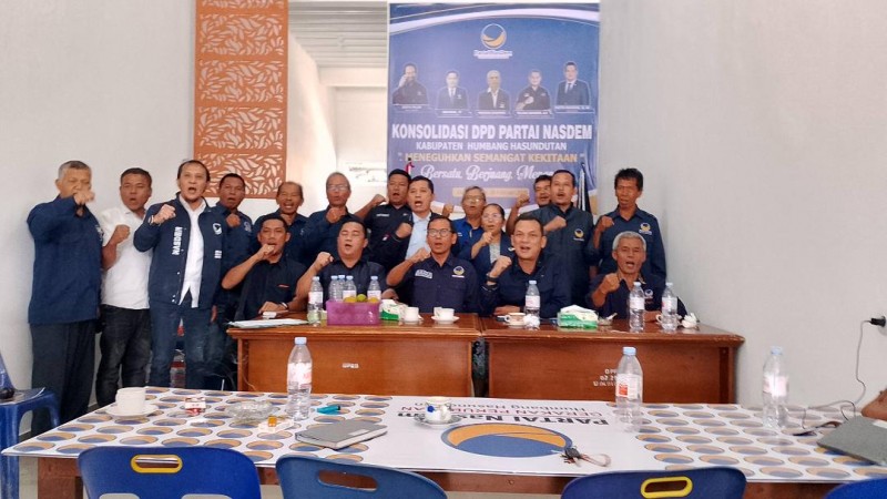 NasDem Humbahas Konsolidasi, Martin : Mari Kita Panaskan Mesin Partai